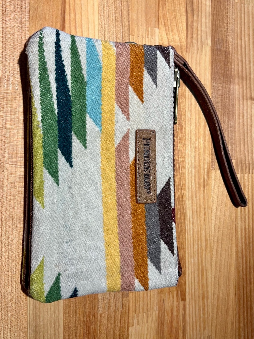 🤎Pendleton Three Pocket Keeper Wool Wristlet w Brass Zipper Pull
